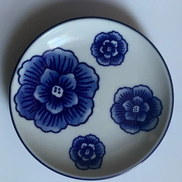 Williams Sonoma mini Blue and White Plate Set of 6 - Picture 6 of 9